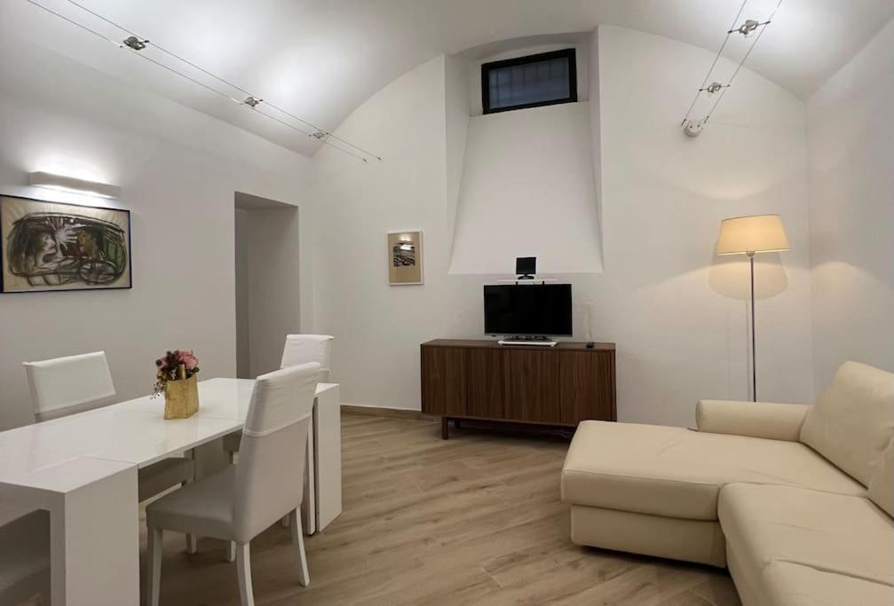 Molo 7 - Antesitum - Classic, Modern And Cozy Malgrate Exterior foto